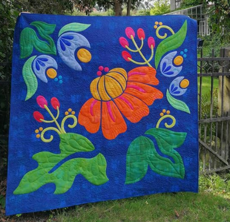 Allison Richter Allison used Moda's Grunge fabrics for this beauty! The applique and quilting is gorgeous! (FYI, there Grunge fabrics in the EQ8 Fabric Library!) See more pictures of this quilt, and others on Allison's Instagram, @campbell_soup_diary.