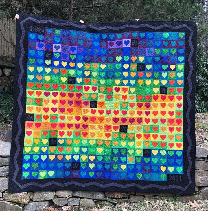 Noni Smith Have you ever struggled to finish a quilt just the way you planned? Of course! Noni designed this temperature quilt in EQ8, but ended up making some changes to how she quilted it. The end result turned out so lovely! See more of Noni's work on her Instagram, @noni_makes!